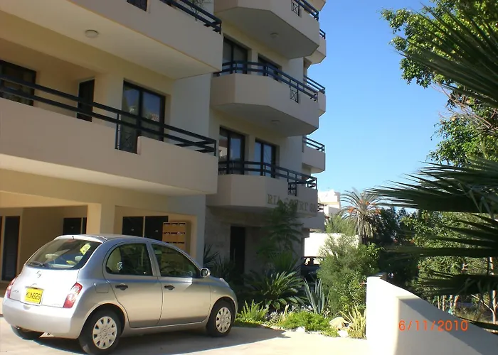 St. Lazaros Seaside 아파트 *